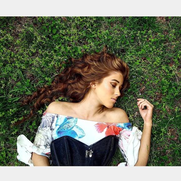 Meet your Posher, Esther - Picture 1 of 1